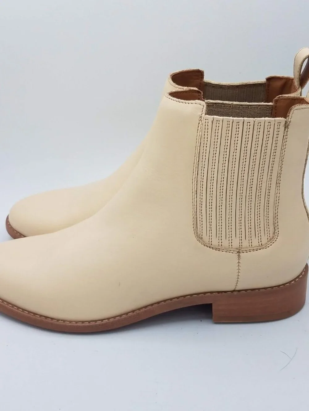 Thursday Boot Company Womens 10 Dreamer Classic Leather Chelsea Boot Beige